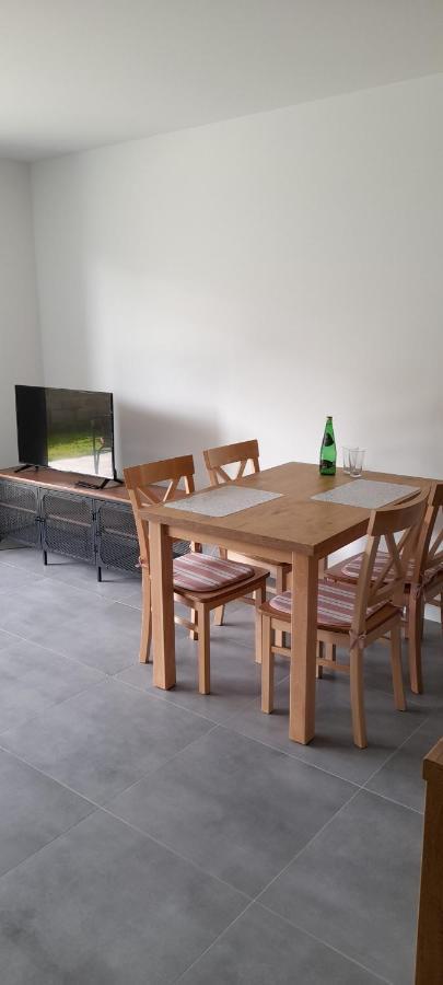 Milo Mare Apartaments Миелно Екстериор снимка