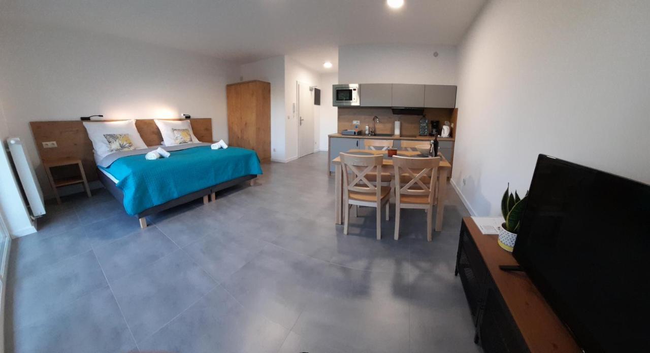 Milo Mare Apartaments Миелно Екстериор снимка