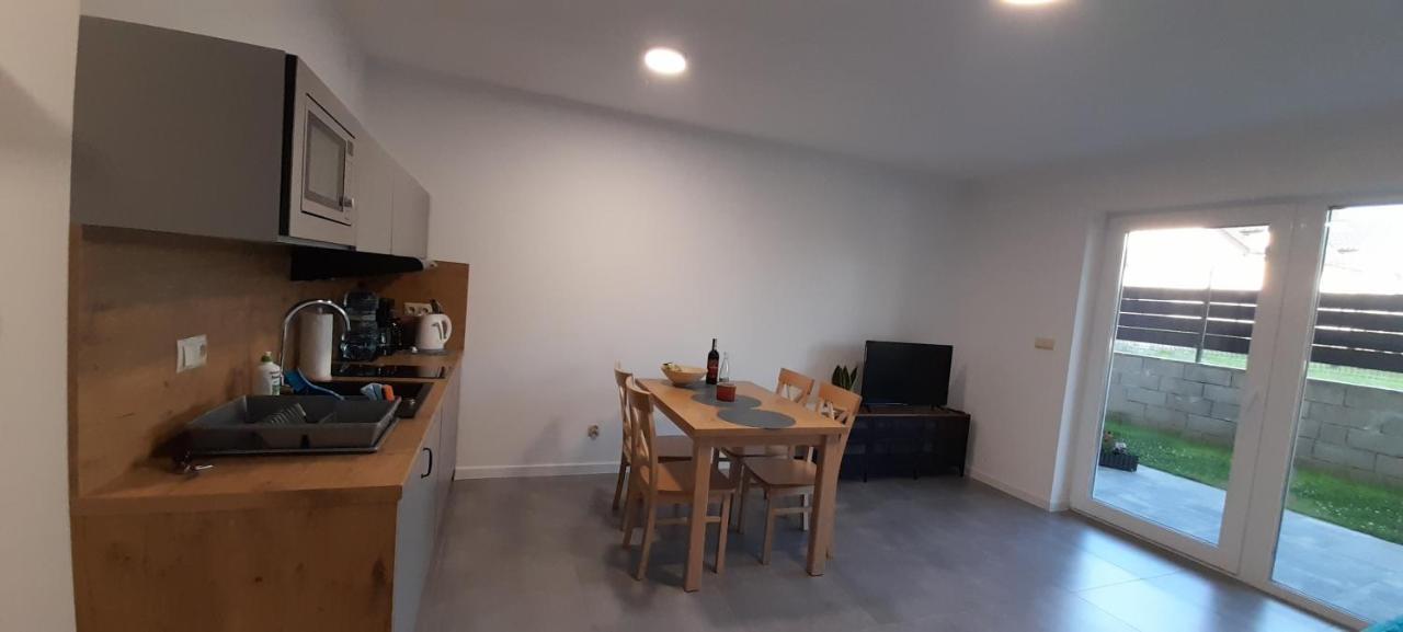 Milo Mare Apartaments Миелно Екстериор снимка