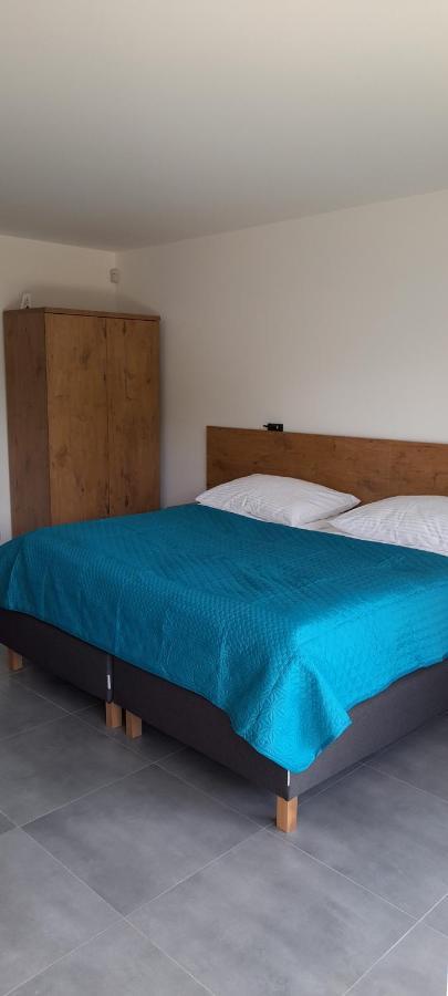 Milo Mare Apartaments Миелно Екстериор снимка