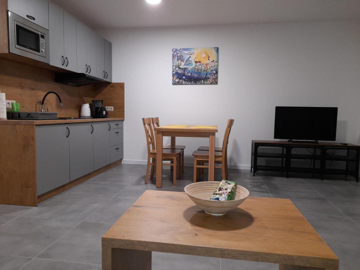 Milo Mare Apartaments Миелно Екстериор снимка
