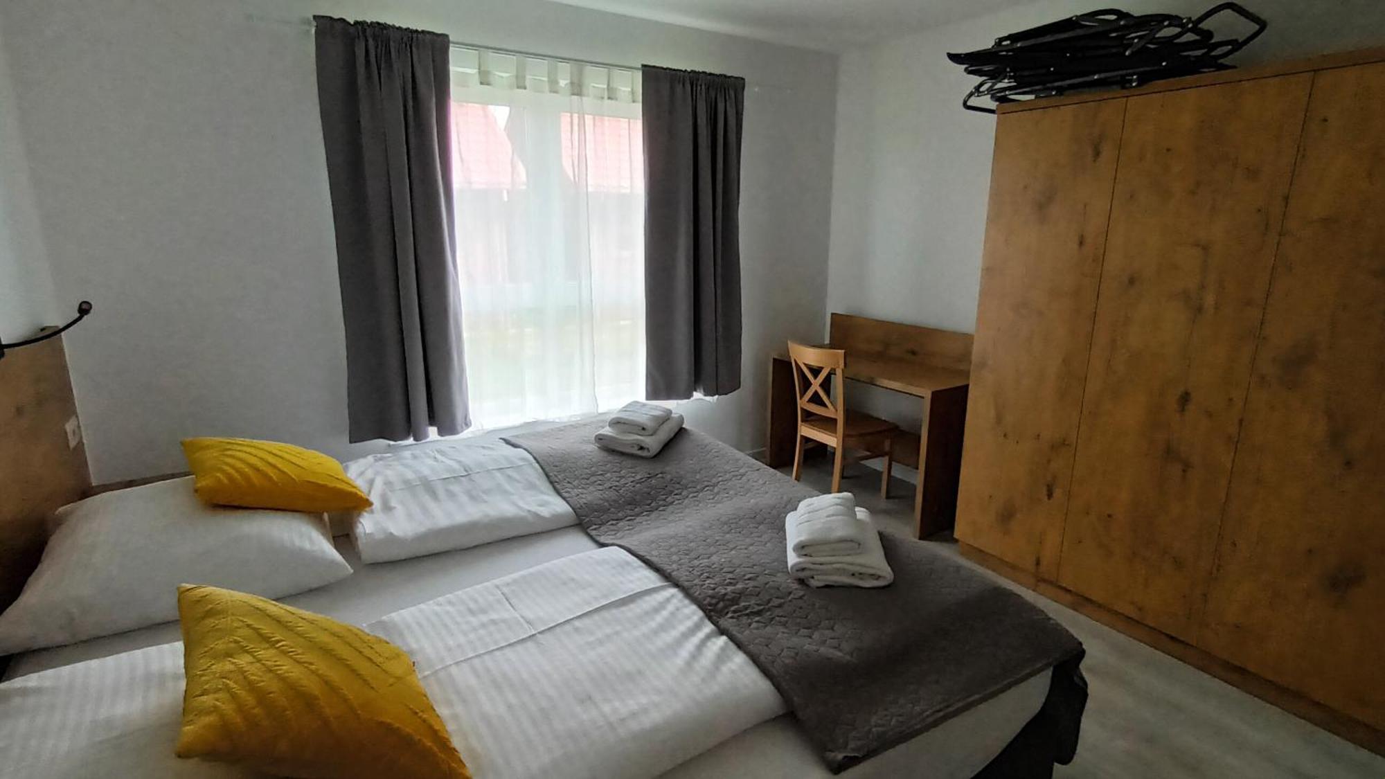 Milo Mare Apartaments Миелно Екстериор снимка
